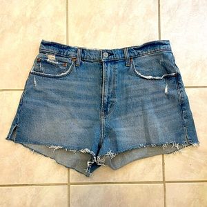 Abercrombie Curve Love Mom Short High Rise